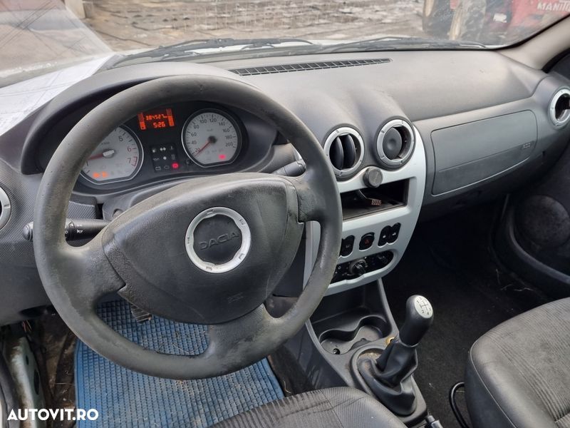 Dezmembram Dacia Sandero 1.4i - 6