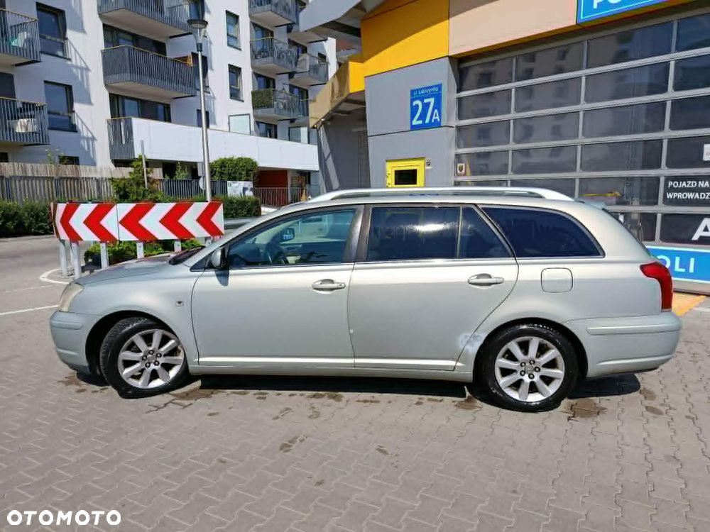 Toyota Avensis 1.8 VVT-i Sol - 4