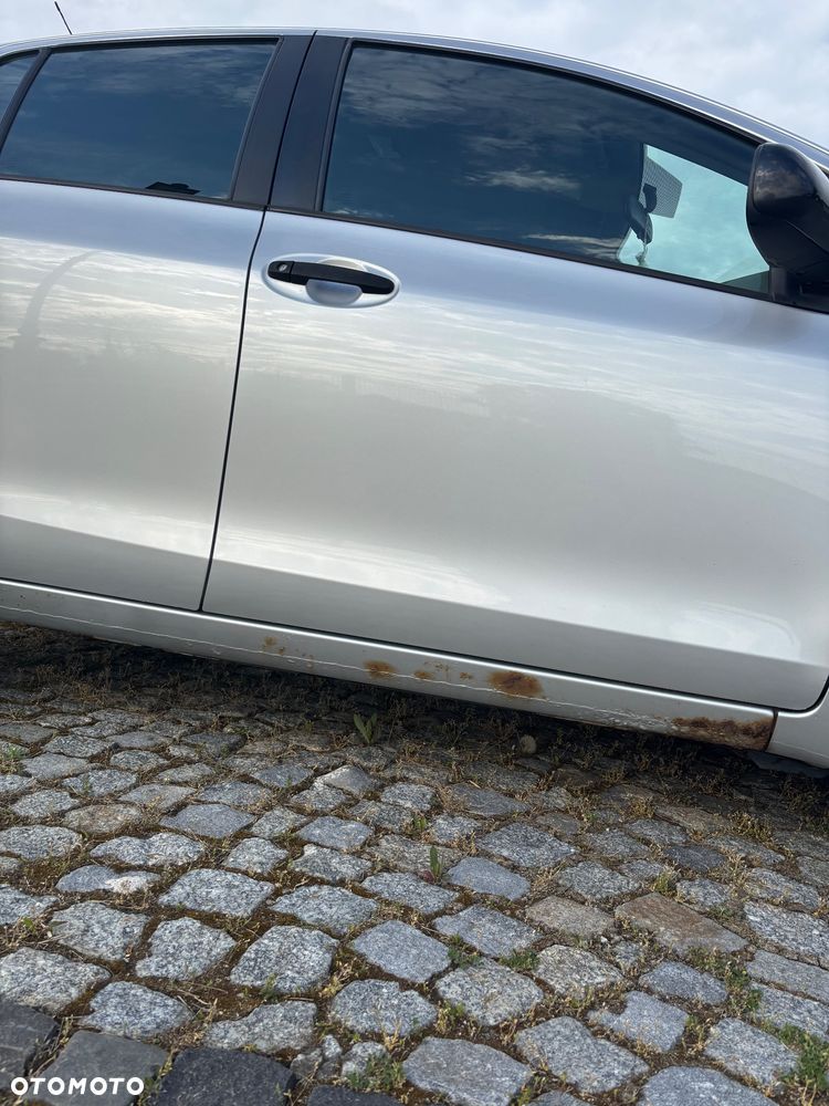 Toyota Yaris 1.4 D-4D Luna - 24