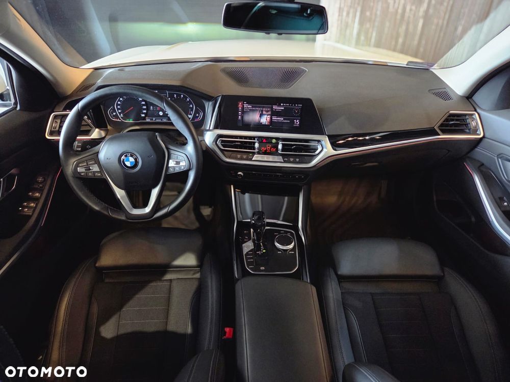 BMW Seria 3 318i Sport Line - 7