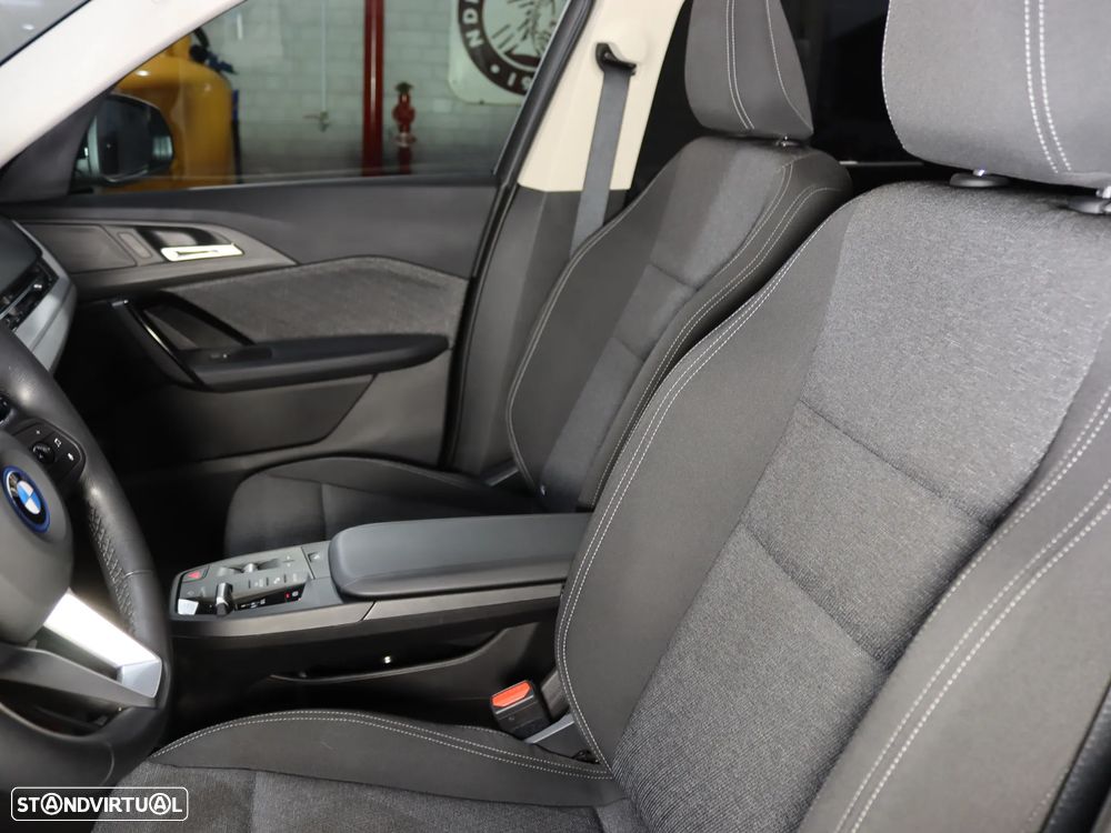 BMW X1 xDrive25e - 12