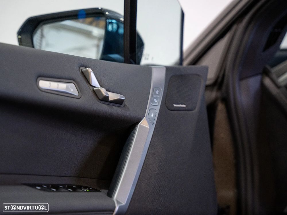 BMW iX xDrive 45 Pack Desportivo - 16