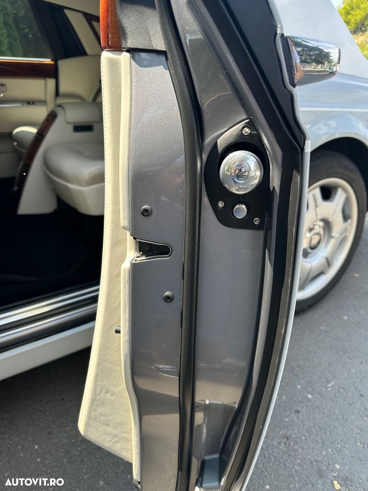 Rolls-Royce Phantom - 24