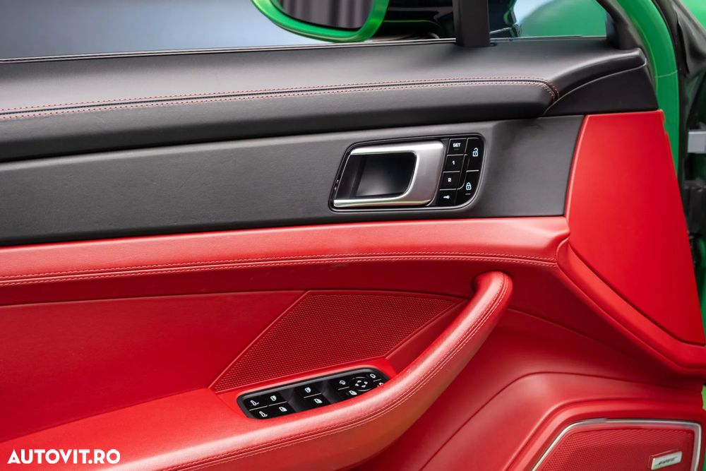 Porsche Panamera 4 - 31