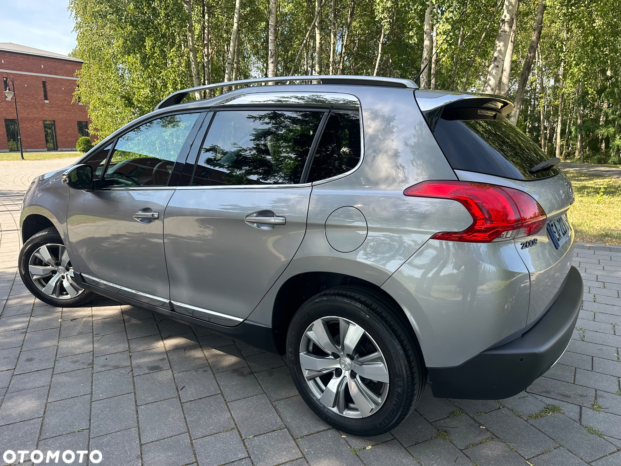 Peugeot 2008 1.2 Pure Tech GPF Signature S&S EAT6 - 2