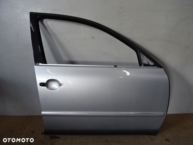 DRZWI PRAWY PRZÓD PRAWE PRZEDNIE VW PASSAT B5 LIFT KOMBI 00-05 LAK:LA7W NR1104 - 2