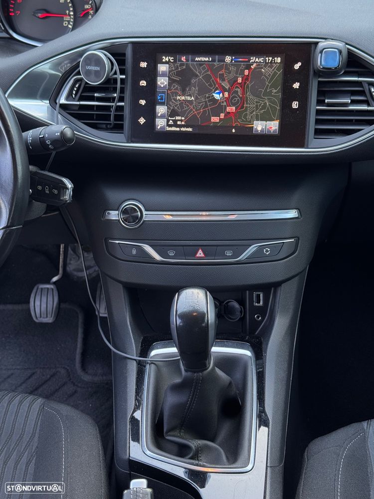 Peugeot 308 - 8