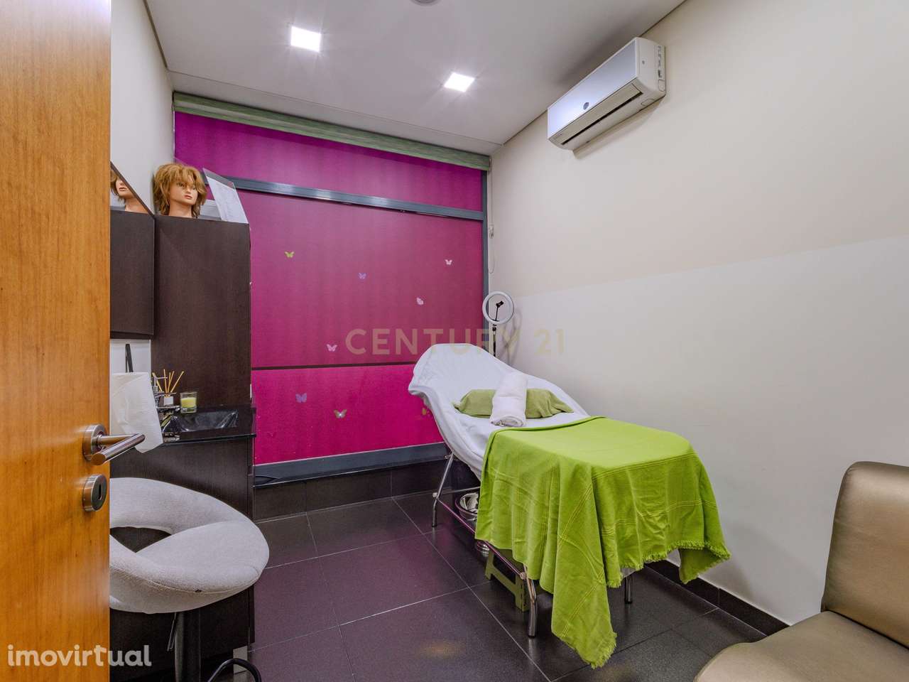 Trespasse de Cabeleireiro em RIo Tinto - Grande imagem: 2/24