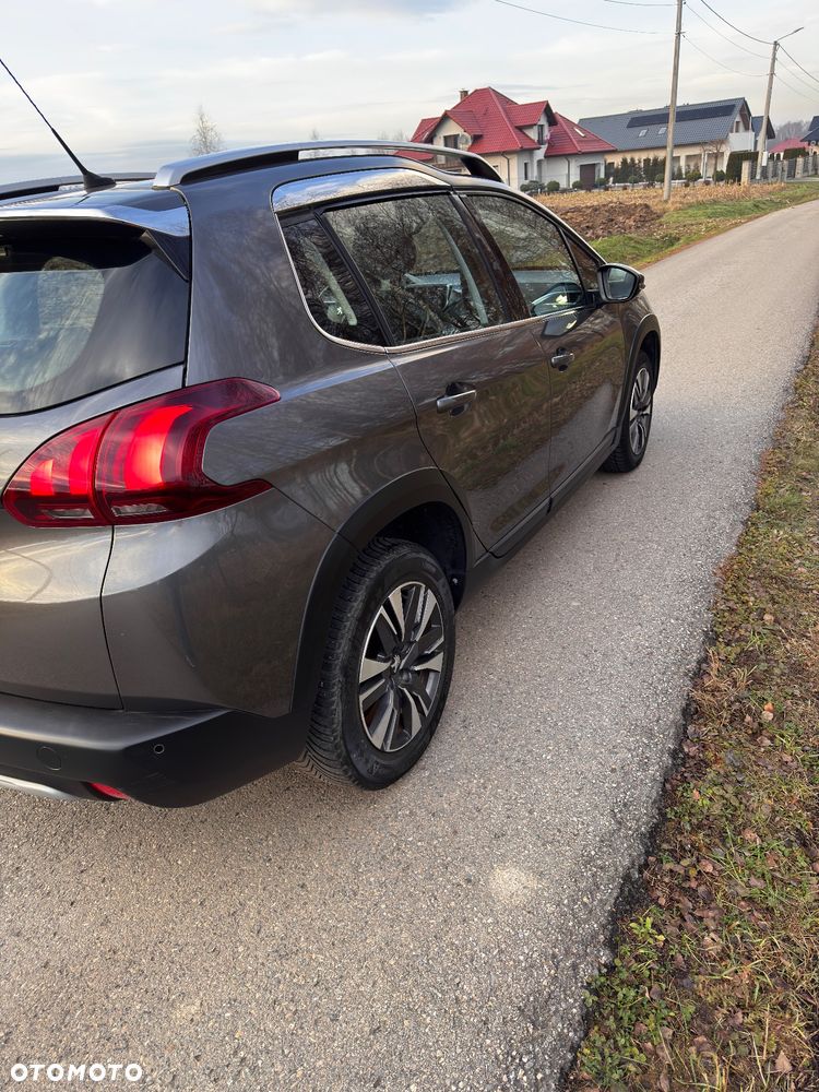 Peugeot 2008 BlueHDi 100 STOP & START Style - 6