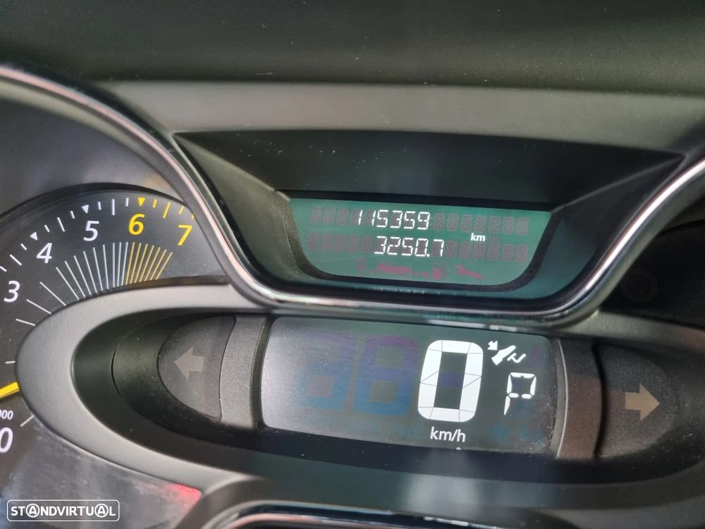 Renault Captur 1.2 TCe Exclusive EDC - 22