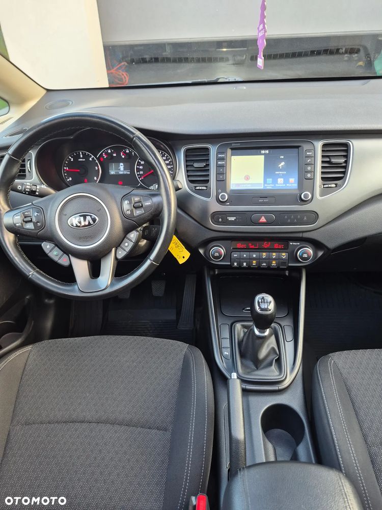 Kia Carens 1.7 CRDi 115 Dream Team Edition - 24