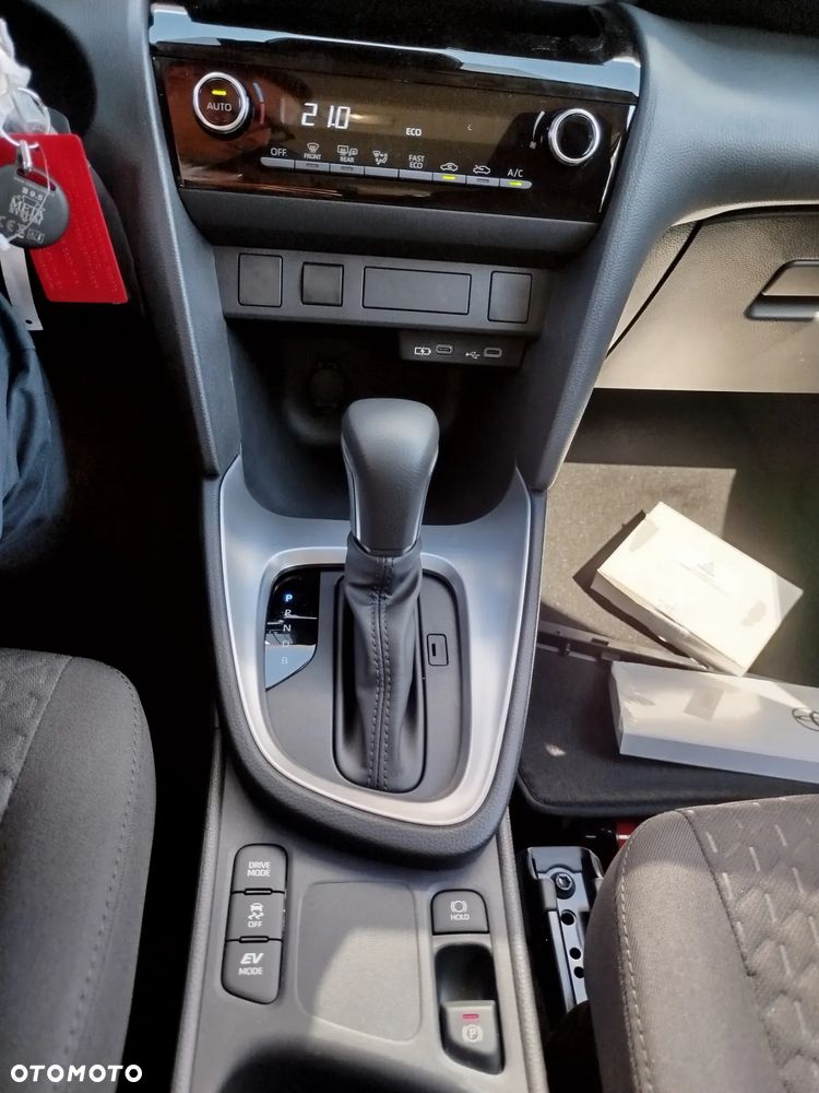 Toyota Yaris Cross Hybrid 1.5 Active - 12