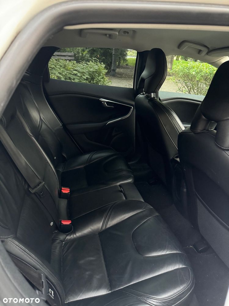 Volvo V40 T3 Summum - 9
