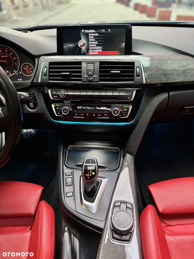 BMW Seria 3 328i Sport Line - 40