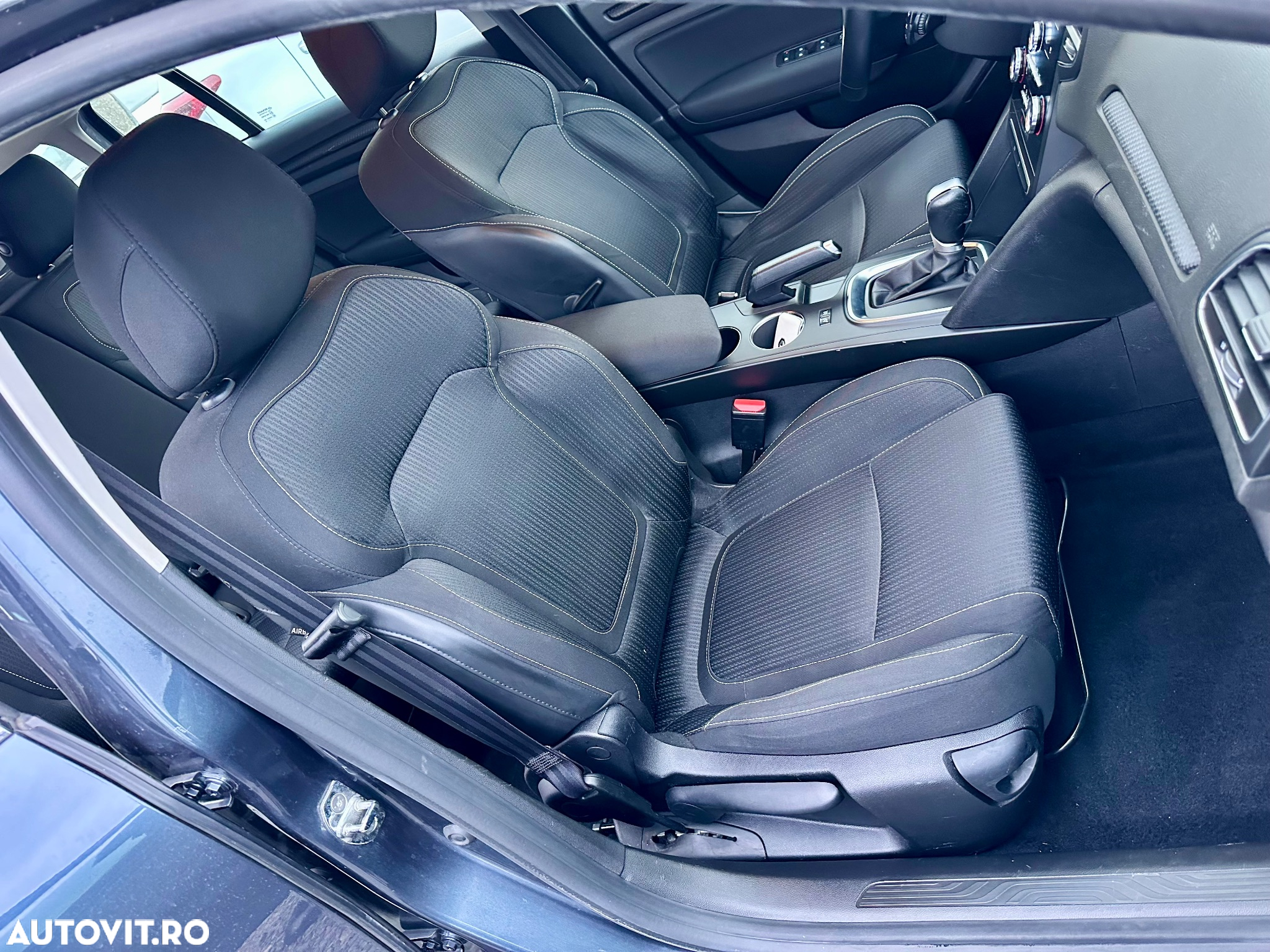 Renault Megane Grandtour BLUE dCi 115 EDC BUSINESS EDITION - 26