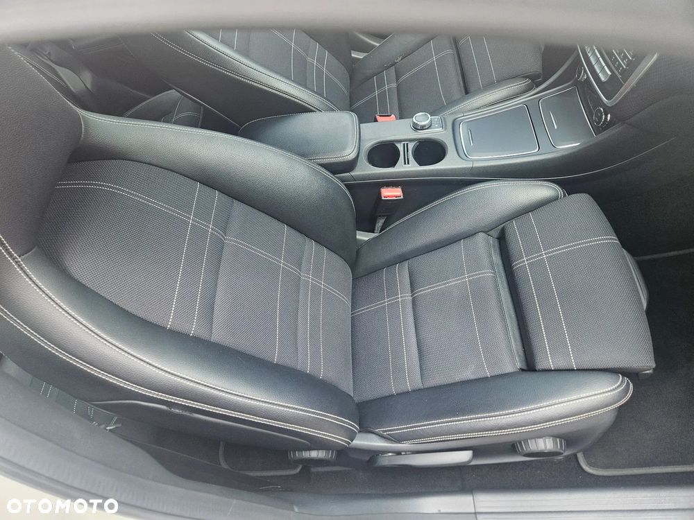 Mercedes-Benz Klasa A 160 7G-DCT Urban - 19