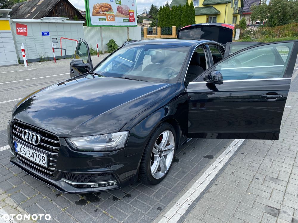 Audi A4 Limousine - 12