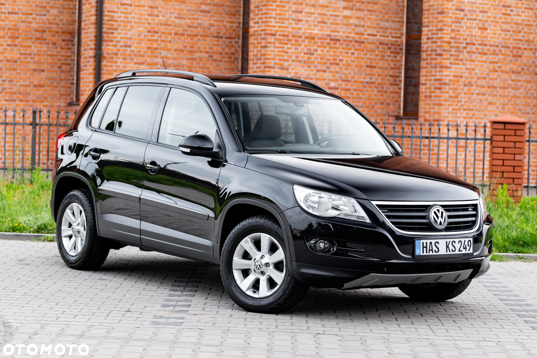 Volkswagen Tiguan - 2