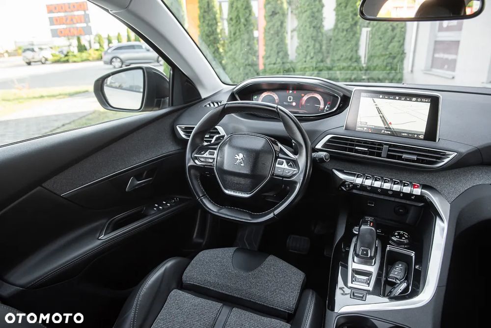 Peugeot 5008 1.6 THP Allure S&S EAT6 - 33