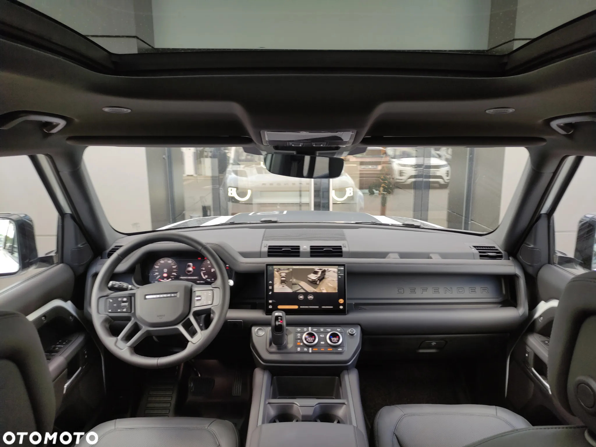Land Rover Defender - 16