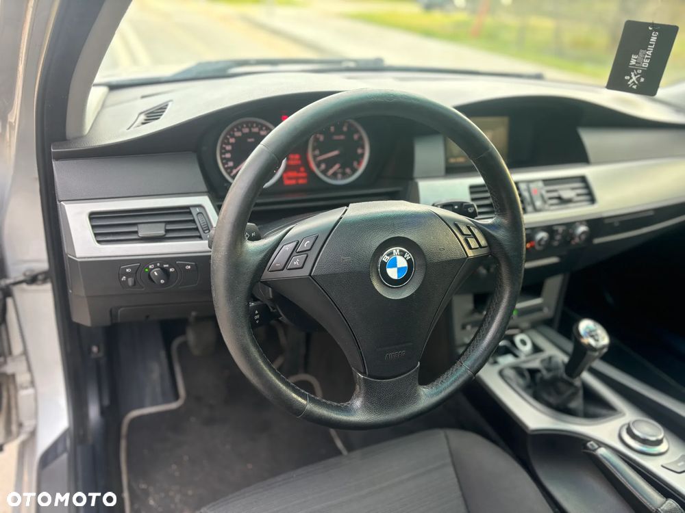 BMW Seria 5 523i - 8