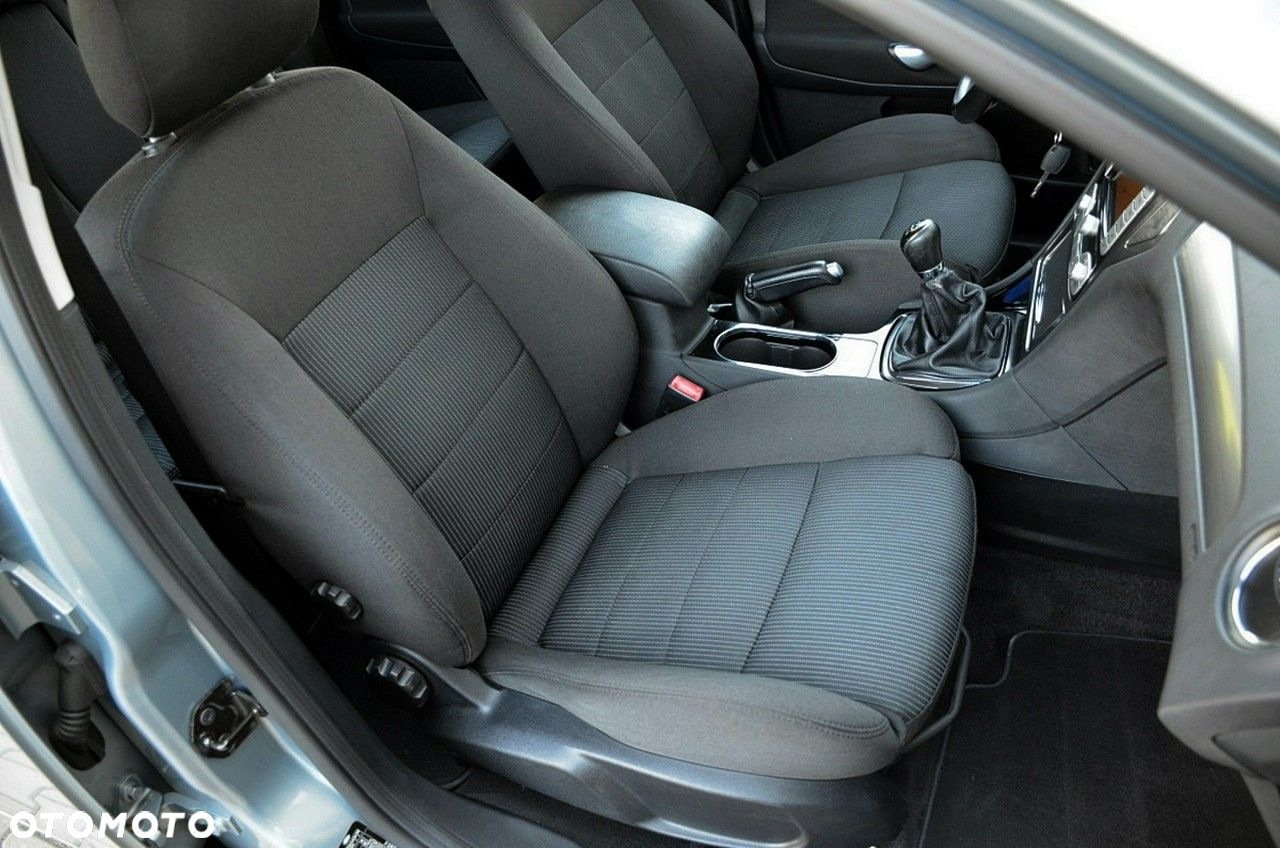 Ford Mondeo - 27