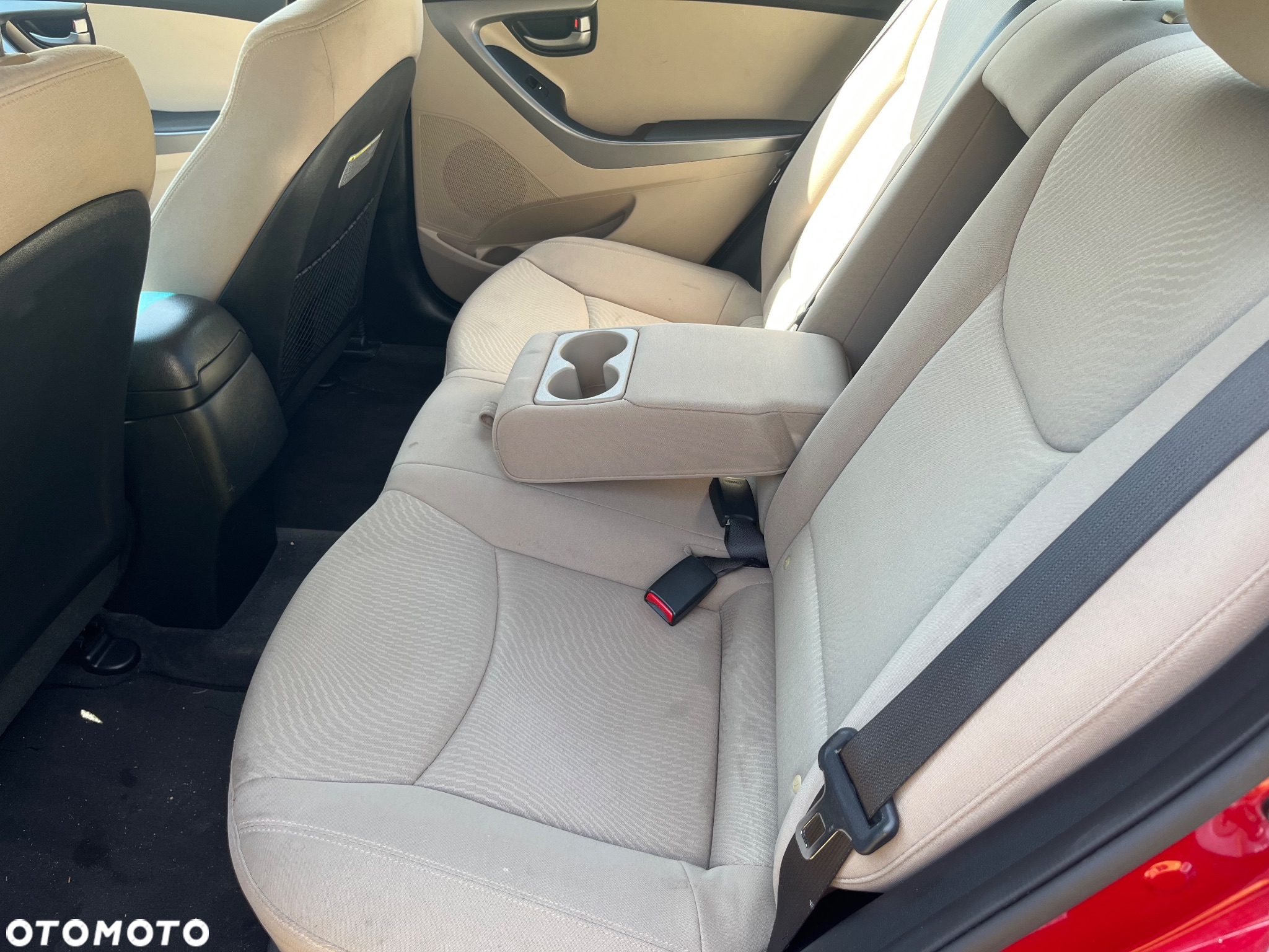 Hyundai Elantra - 24