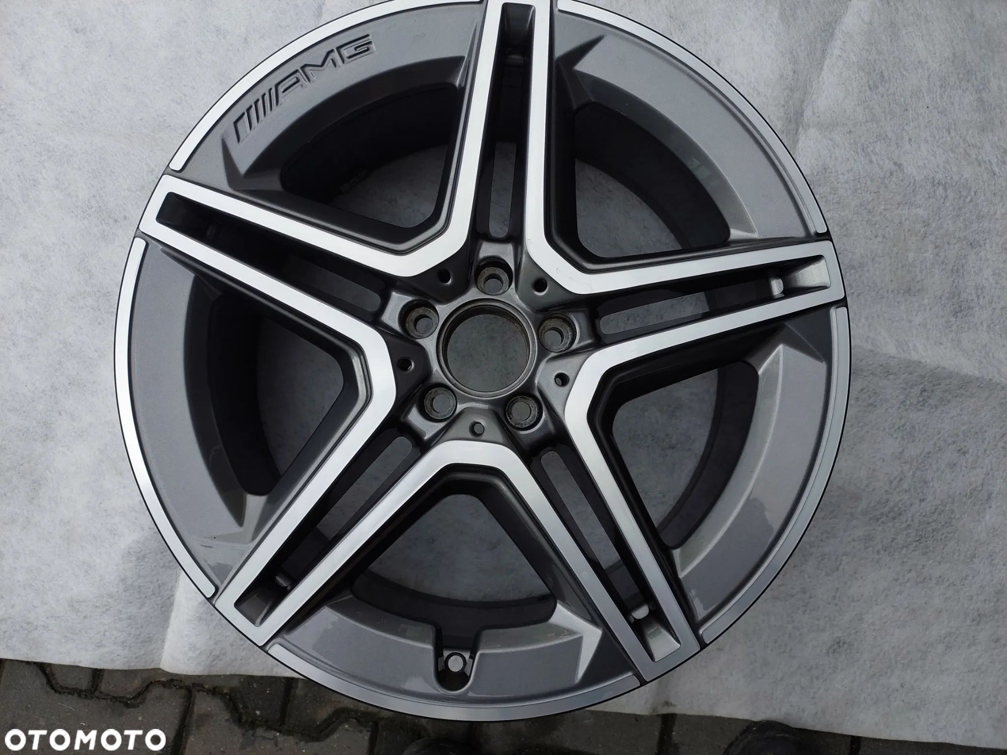 IDEALNA FELGA MERCEDES GL GLE A167 AMG 20'' PRZÓD - 1