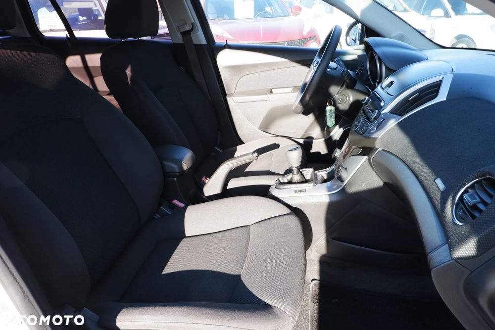 Chevrolet Cruze 1.7 LT - 9