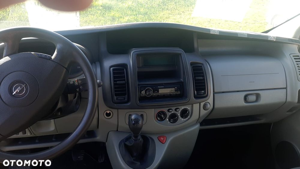 Opel Vivaro - 8