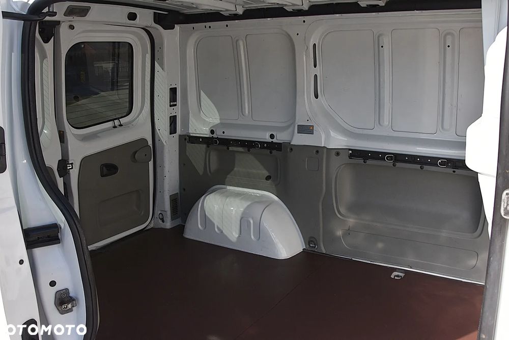 Opel Vivaro - 26