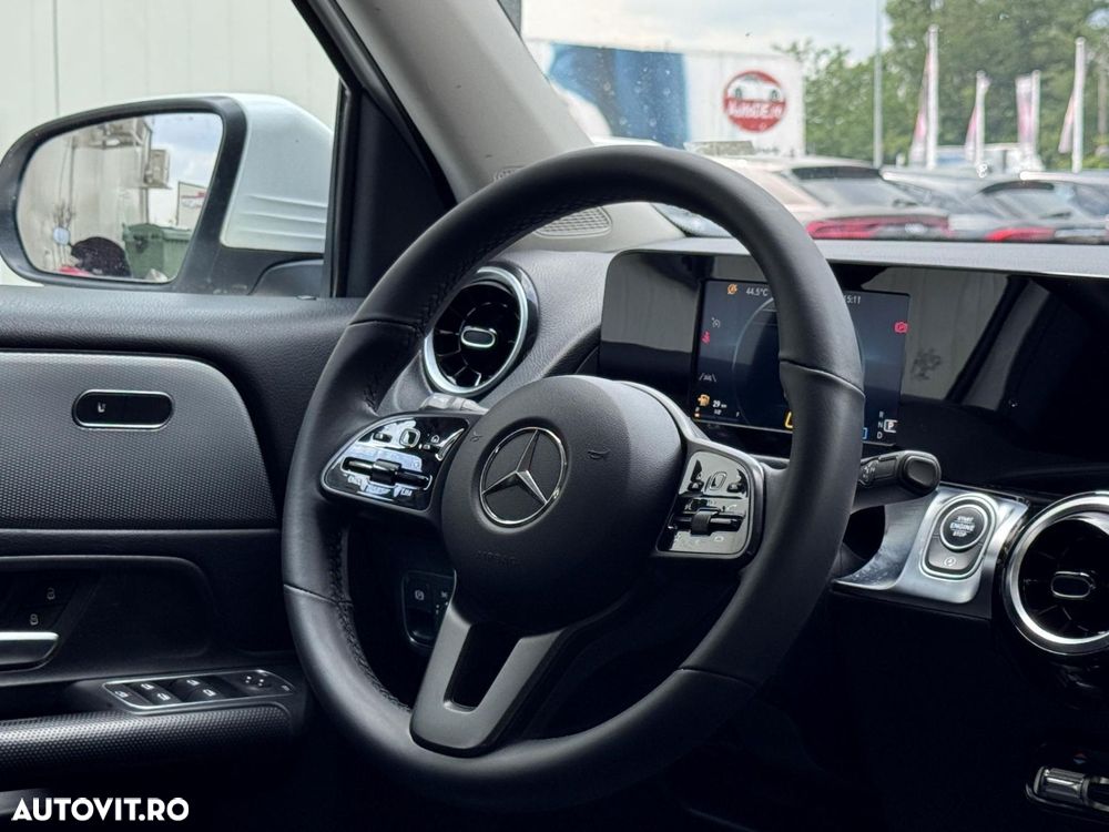Mercedes-Benz GLB - 13