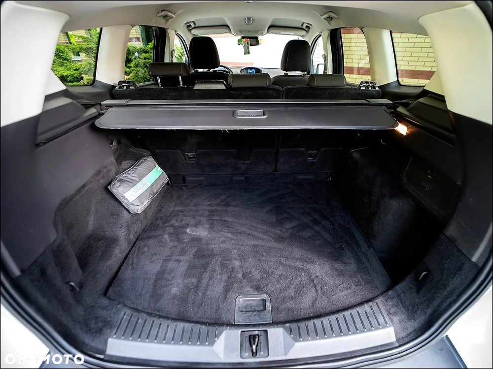 Ford Kuga - 37
