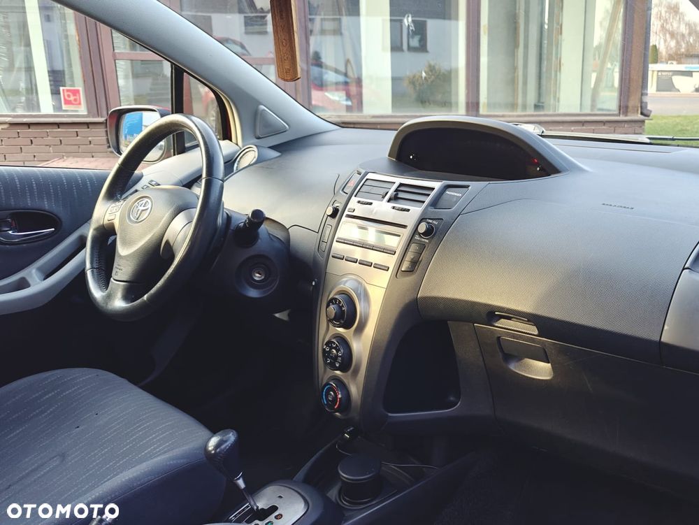 Toyota Yaris 1.4 D-4D Sol MM - 15