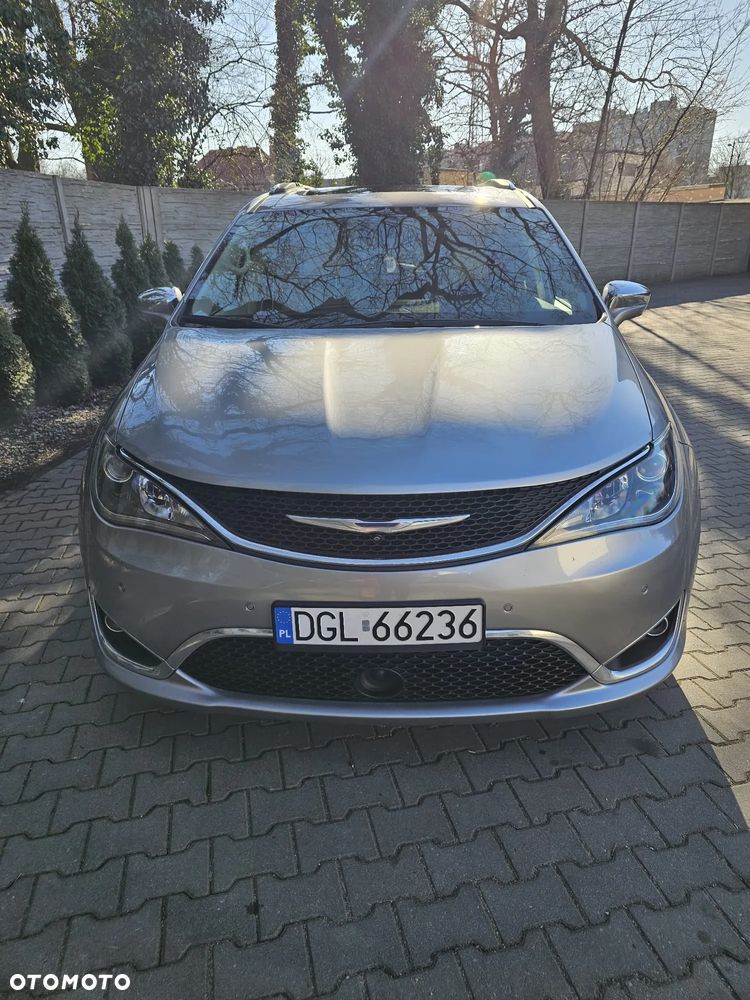 Chrysler Pacifica - 2