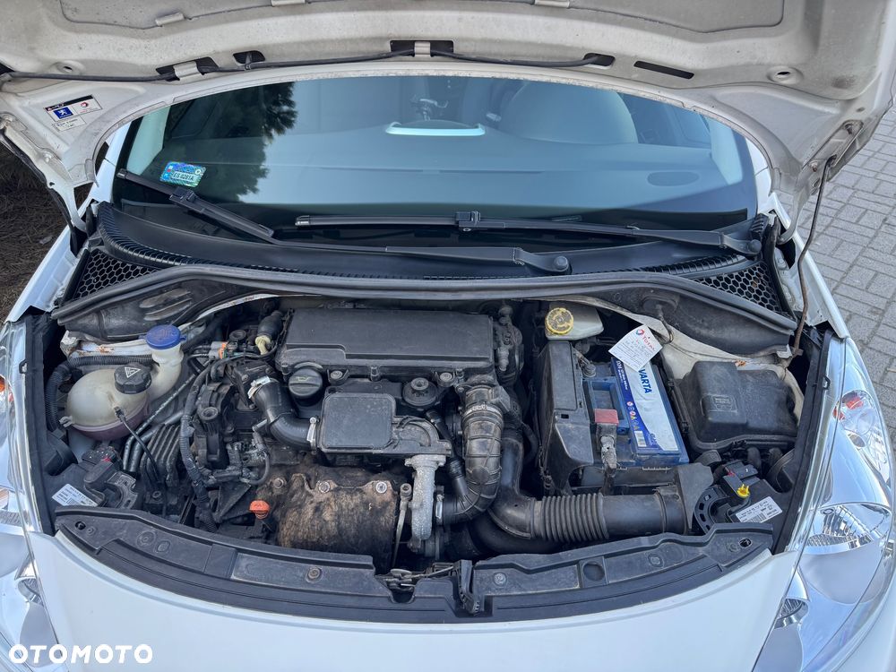 Peugeot 207 - 17