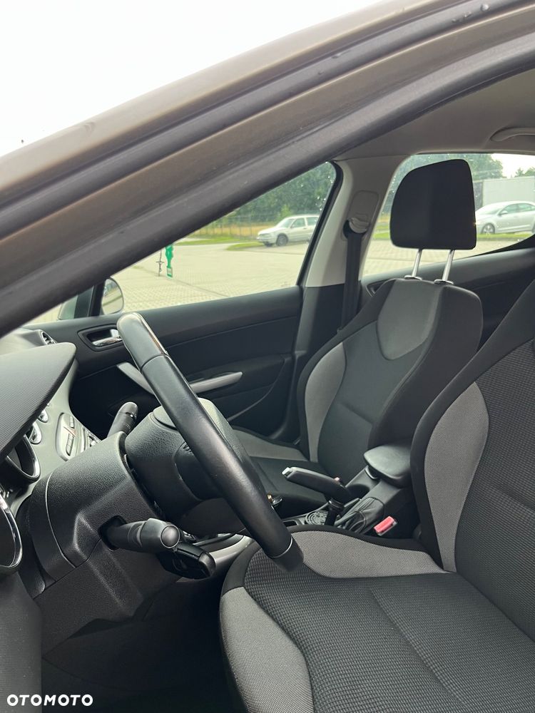 Peugeot 308 - 8