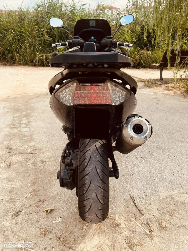 Yamaha TMAX - 7