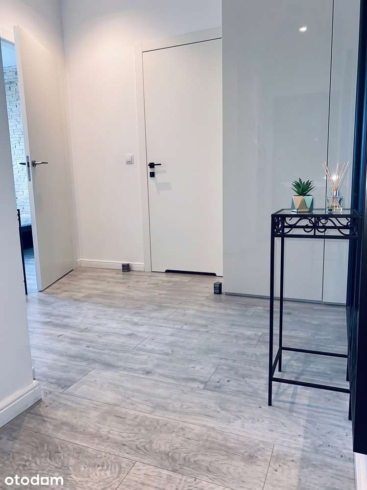 Apartament przy Arkadii: 3 pokoje, bio-kominek, 2 tarasy, nowe wnętrze