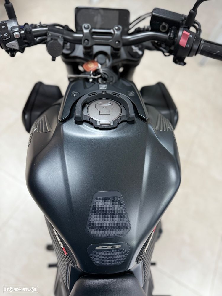 Honda CB 650 R Black Edition - 12
