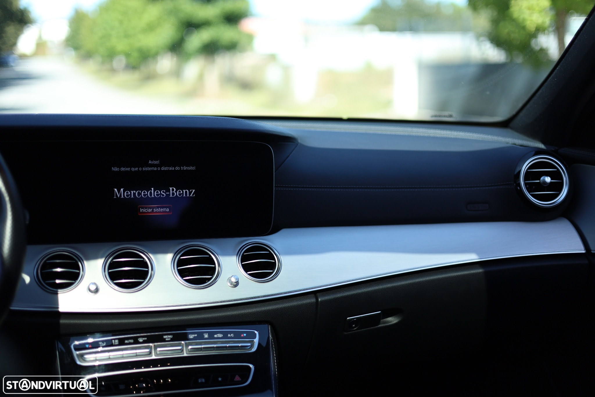 Mercedes-Benz E 300 de AMG Line - 17