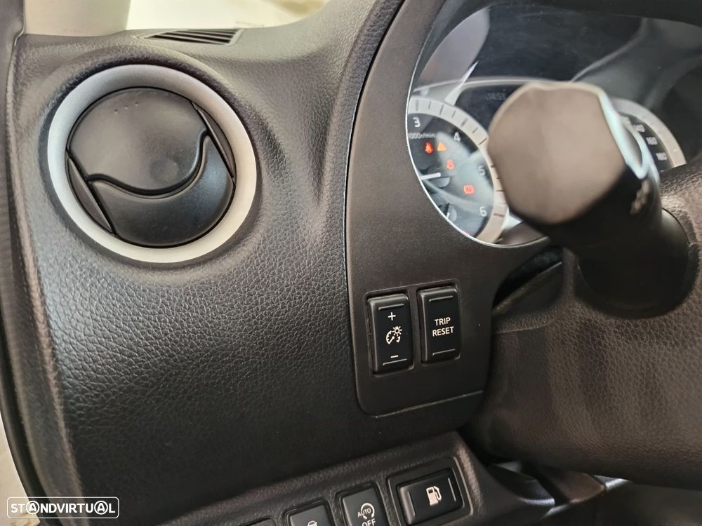 Nissan Pick Up - 27