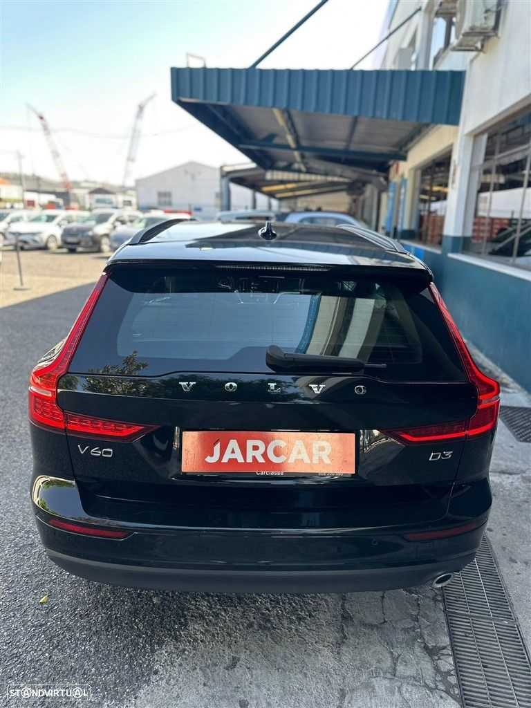Volvo V60 2.0 D3 Momentum Geartronic - 4