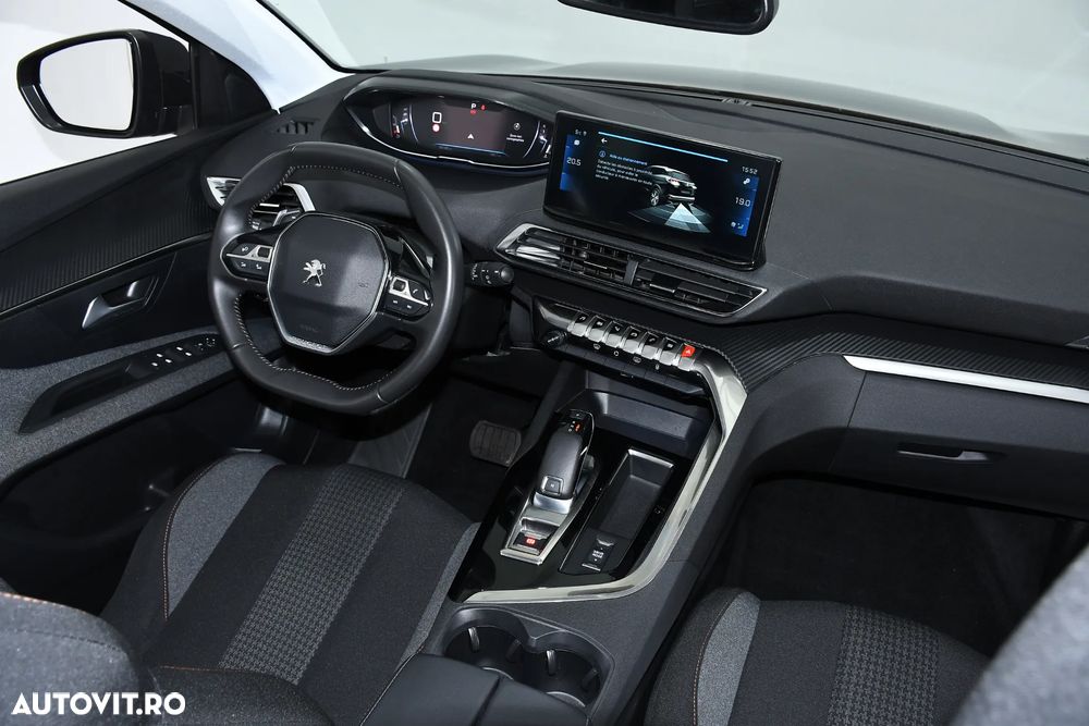 Peugeot 3008 1.2 PureTech Turbo S&S EAT8 Allure - 4