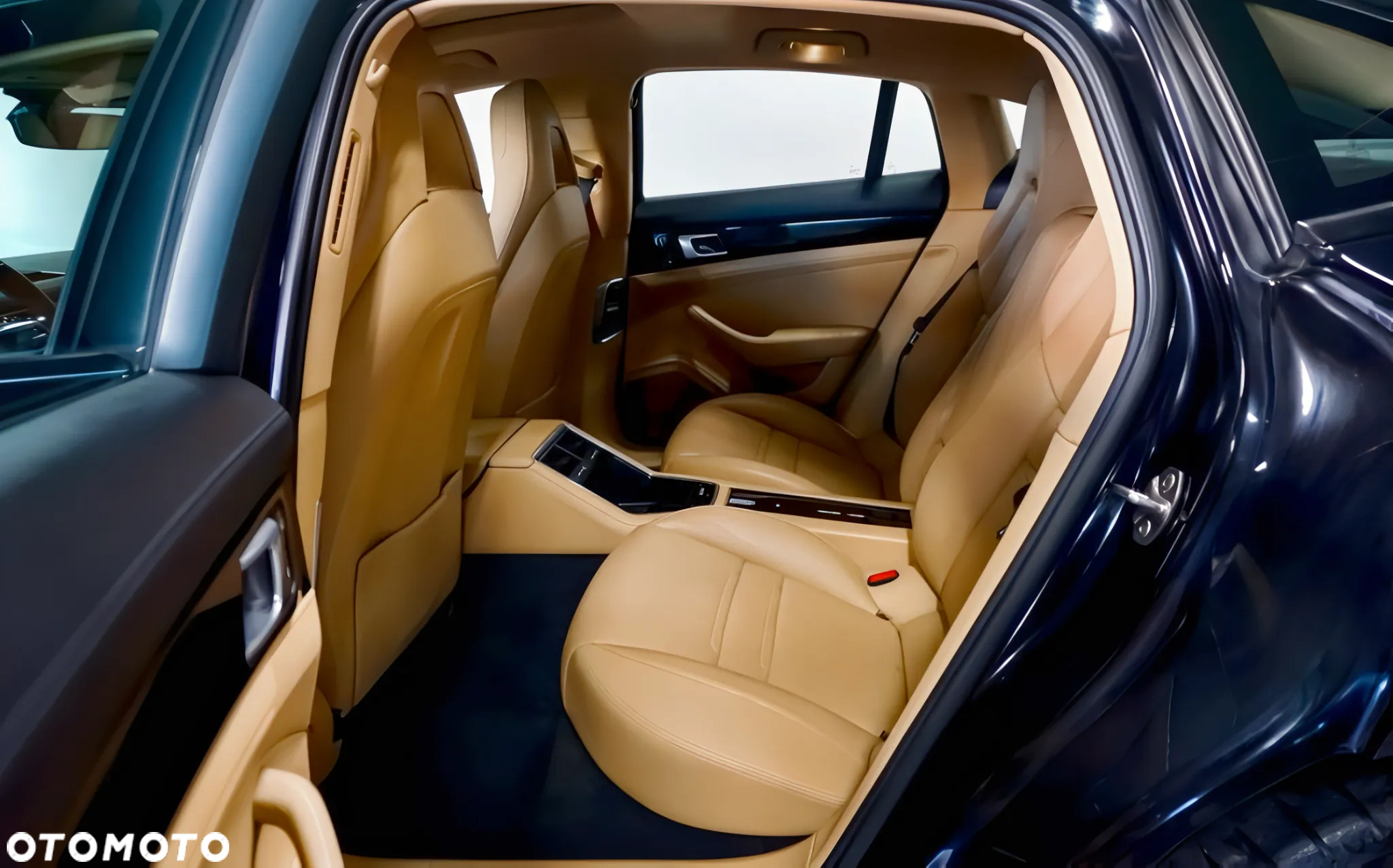 Porsche Panamera 4 Executive - 12
