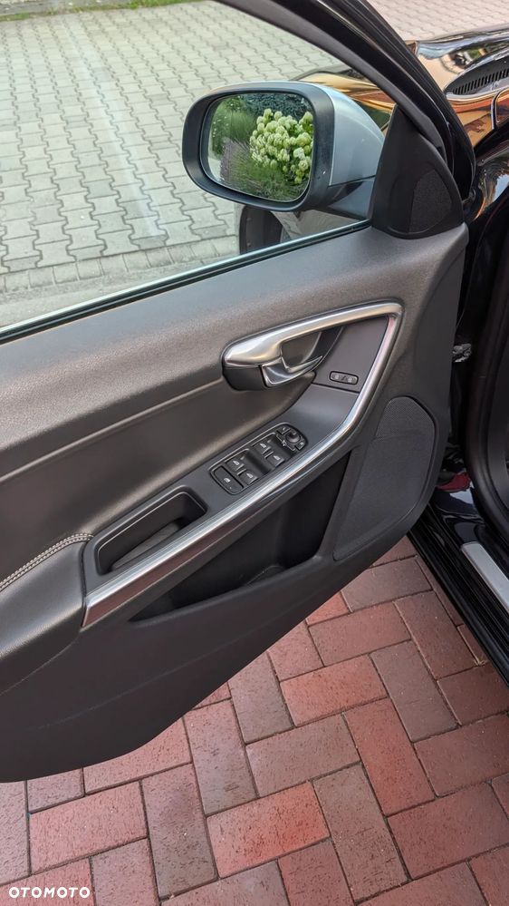 Volvo V60 D4 Drive-E R-Design Kinetic - 29