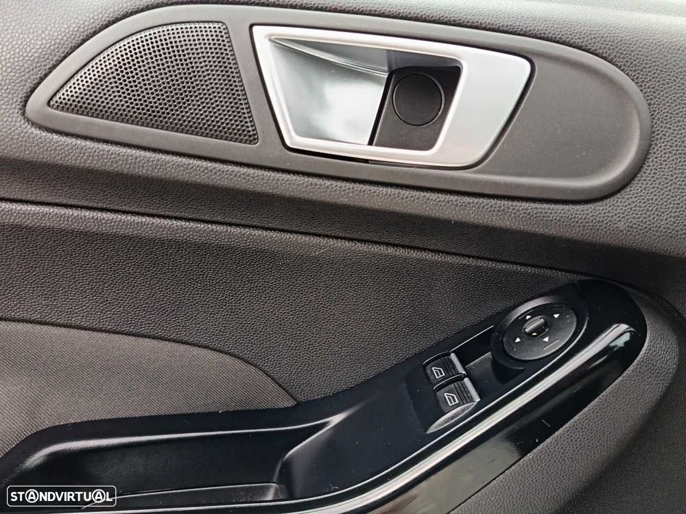 Ford Fiesta 1.5 TDCi Titanium - 13