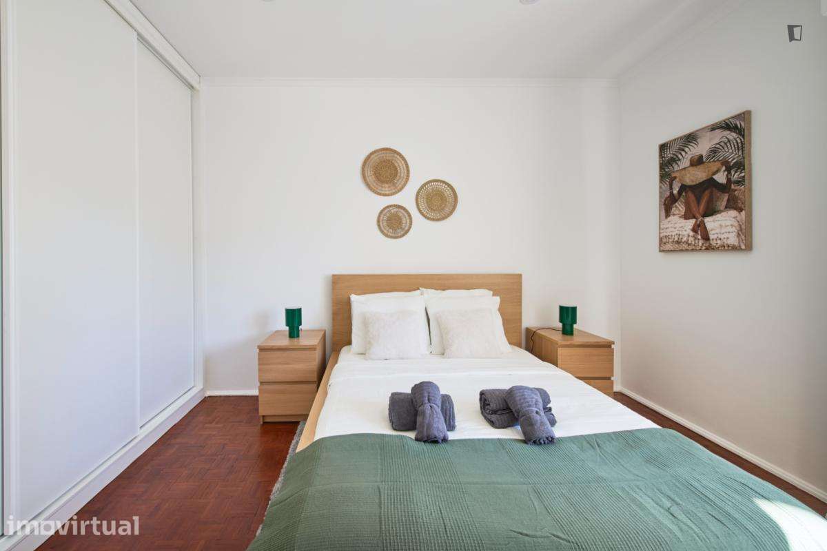 Quarto - localizado em Benfica Lisbon - Grande imagem: 5/40