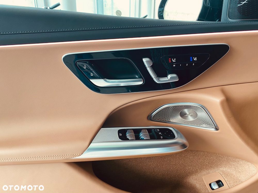 Mercedes-Benz Klasa E 200 4Matic 9G-TRONIC Edition AMG Line - 17