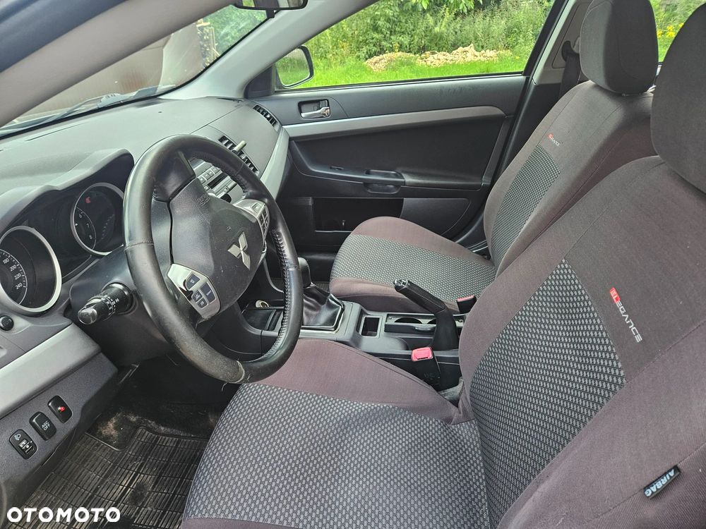 Mitsubishi Lancer 1.8 Intense - 4